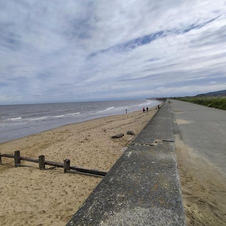 3 Bedroom Caravan, Edi Rita, Robin Hood, Pet Friendly Meliden 외부 사진
