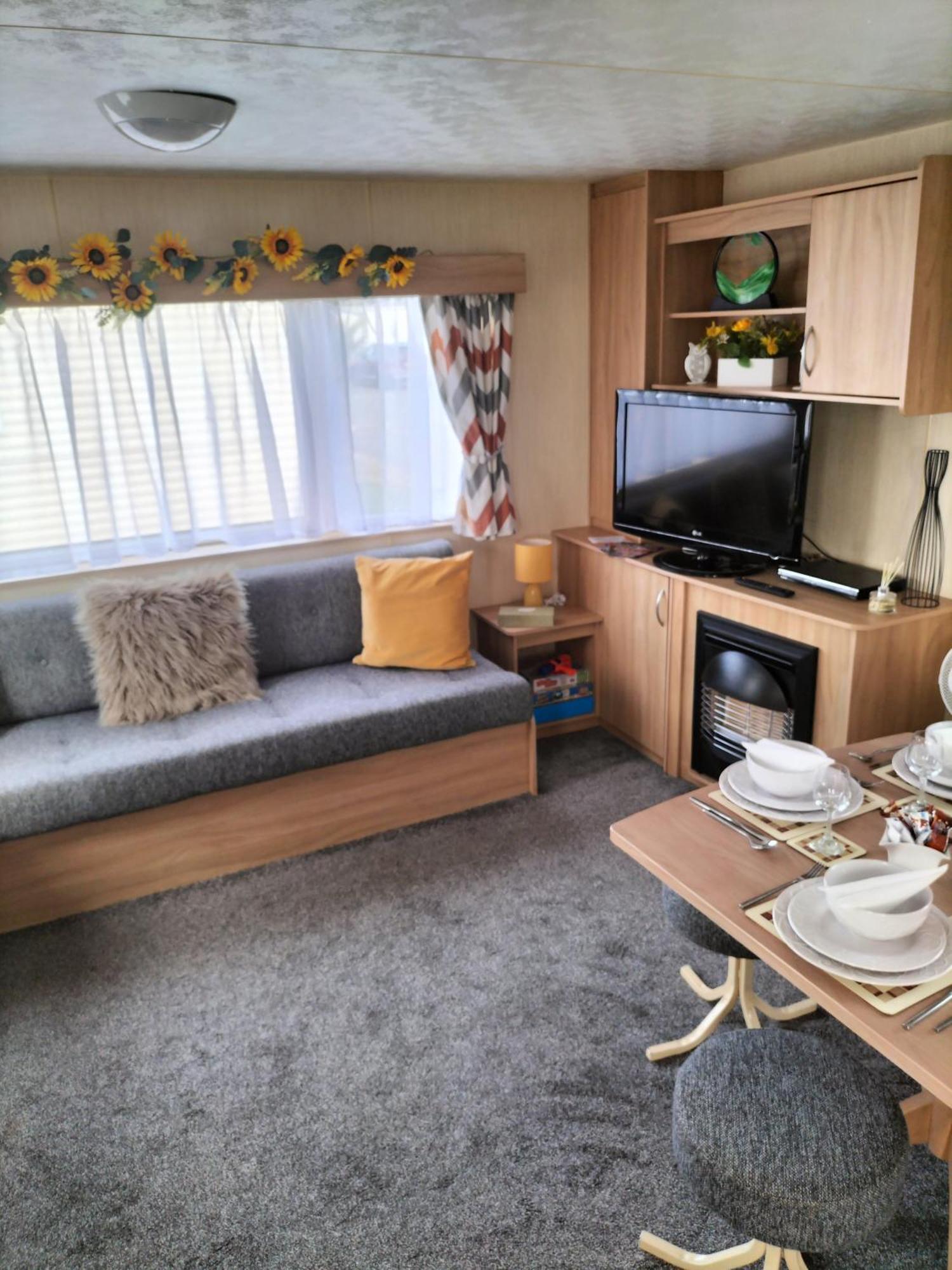 3 Bedroom Caravan, Edi Rita, Robin Hood, Pet Friendly Meliden 외부 사진